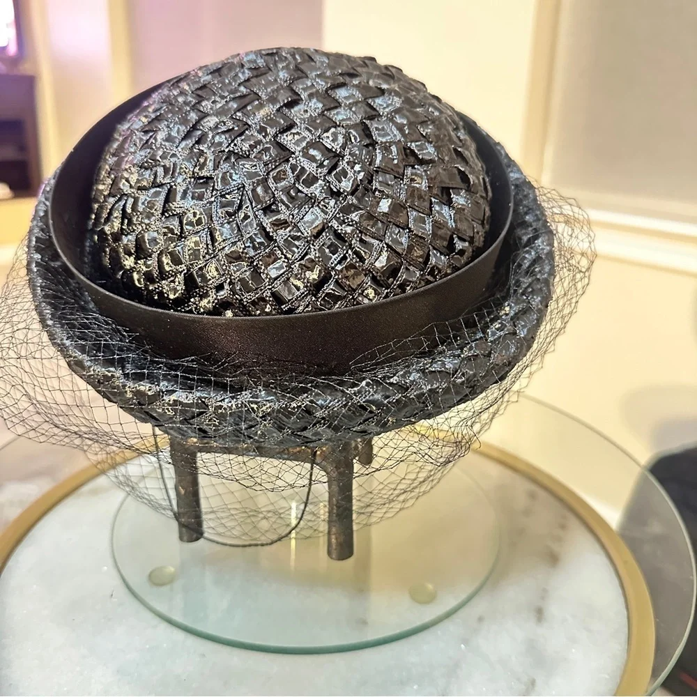 Gene Doris New York Hat – Vintage Black Fascinator straw Hat with net veil